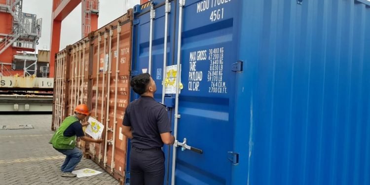 Jelang Aquabike Jet Ski World Championship 2024  logistik Mulai Berdatangan di Pelabuhan Belawan
