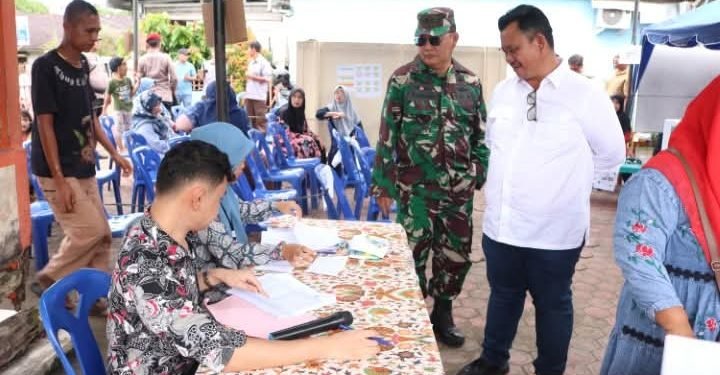 Pastikan Pilkada Kondusif, Walikota Gunungsitoli Monitoring TPS