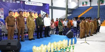 Pjs Wali Kota Pematangsiantar Drs Matheos Tan MM membuka secara Pertandingan Olahraga Tradisional Tingkat Pelajar