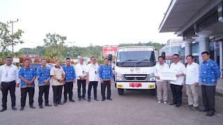 Ketua DPRD Gunungsitoli Hadiri Penyerahan Bantuan CSR