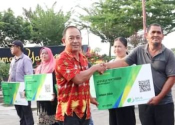 103 Pekerja Rentan Informal di Gunungsitoli Terima Kartu BPJS Ketenagakerjaan