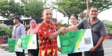 103 Pekerja Rentan Informal di Gunungsitoli Terima Kartu BPJS Ketenagakerjaan