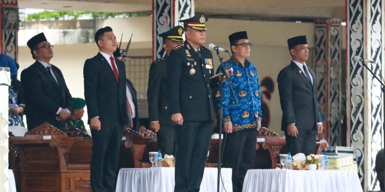 Sekda dan Pimpinan ODP Pemerintah Pematangsiantar mengikuti Upacara Peringati Hari Pahlawan di Pimpin Kapolres Pematangsiantar AKBP Heroes Baruno SH SIK