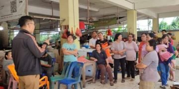 Terlihat Kotor, Dinas Perdagangan Gunungsitoli Bersihkan Pasar Nou