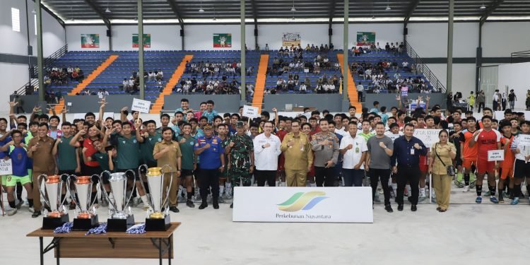 Pjs Wali Kota Pematangsiantar Membuka Kejuaraan Futsal Tingkat SMA Sederajat se-Kota Pematangsiantar Tahun 2024