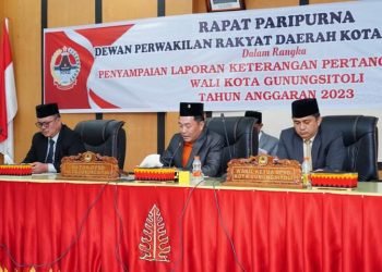 Wali Kota Gunungsitoli Bacakan Penjelasan Umum Soal LKPJ 2023