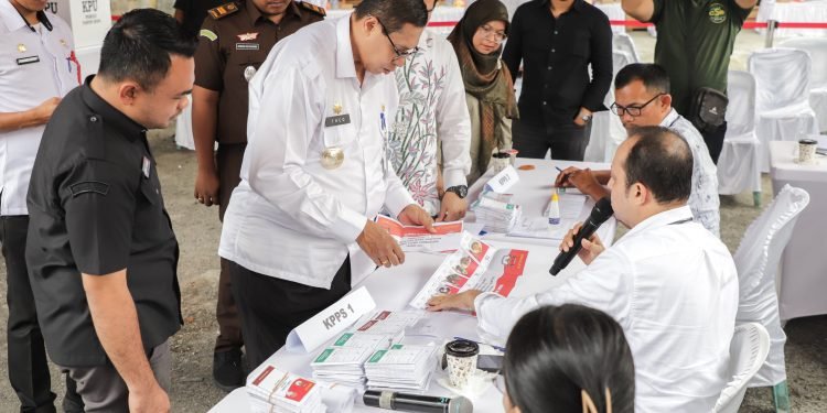 Pjs Wali Kota Pematangsiantar Menghadiri Simulasi Pemungutan Suara Pemilihan Gubernur dan Wakil Gubernur serta Wali Kota dan Wakil Wali Kota Tahun 2024