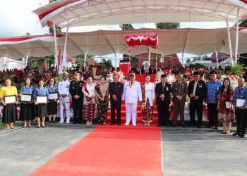 Upacara Penurunan Bendera Pada HUT Ke-79 KEMRI Pemerintah Kota Gunungsitoli Tahun 2024