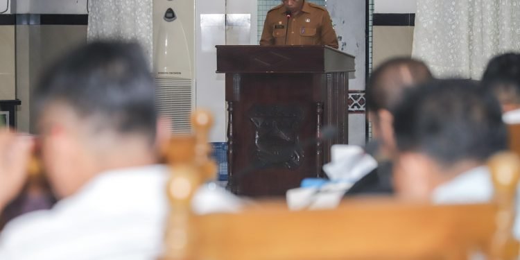 Sekda Junaedi Antonius Sitanggang SSTP MSi Mewakili Pjs Walikota, menyampaikan Tanggapan Kepada Fraksi DPRD terhadap Ranperda tentang APBD Tahun Anggaran (TA) 2025