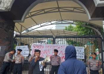 Puluhan Mahasiswa KAMPUS JAKARTA, Gelar Aksi Unjukrasa Menuntut Kejaksaan Agung Memproses Secara Hukum Temuan BPK RI Terkait PTPN II