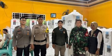 Pengawalan dan Pengamanan Pergeseran Kotak Suara Pilkada tahun 2024 yang dilaksanakan oleh Anggota PAM TPS Polsek Secanggang