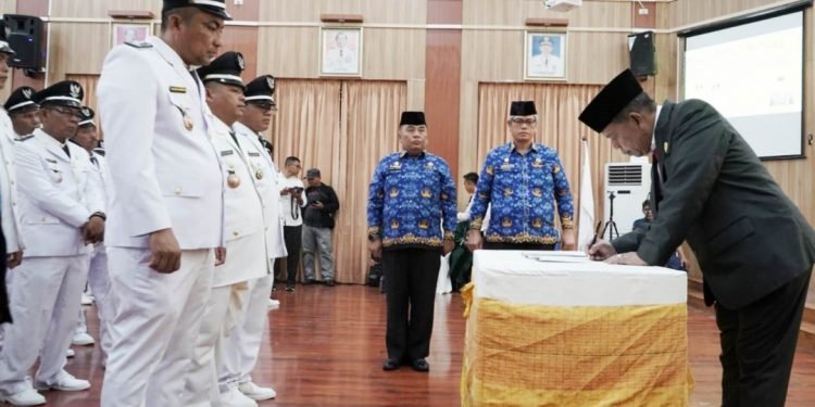 Kukuhkan 383 Pangulu Periodisasi 8 Tahun, Bupati Simalungun: “Jangan mau di pecah belah pihak luar”