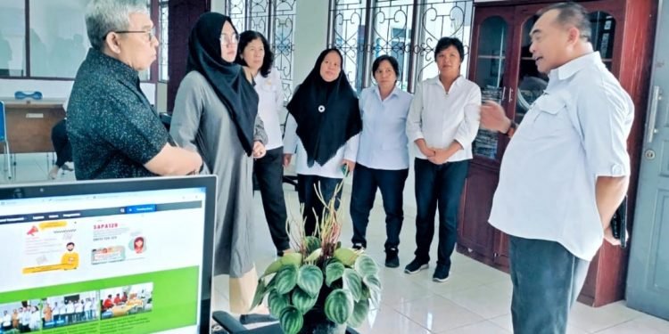 Komisi Informasi Provinsi Sumut melakukan Visitasi Ke Dinas Kominfo Simalungun
