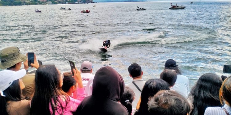 Rider Jetski dari 30 Negara Pukau Pengunjung Danau Toba Parapat Kabupaten Simalungun
