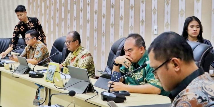 Plt Bupati Simalungun Hadiri Pertemuan Forkopimda Sumut Dengan Tim Desk Koordinasi Pilkada Serentak Dari Kemenko Polkam RI Secara Virtual