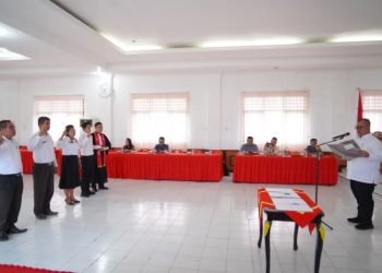 Wali Kota Gunungsitoli Lantik 1 Kepala Sekolah dan 3 Penata Perizinan