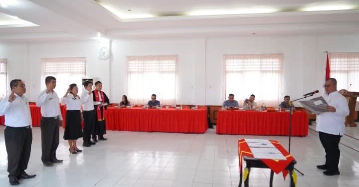Wali Kota Gunungsitoli Lantik 1 Kepala Sekolah dan 3 Penata Perizinan