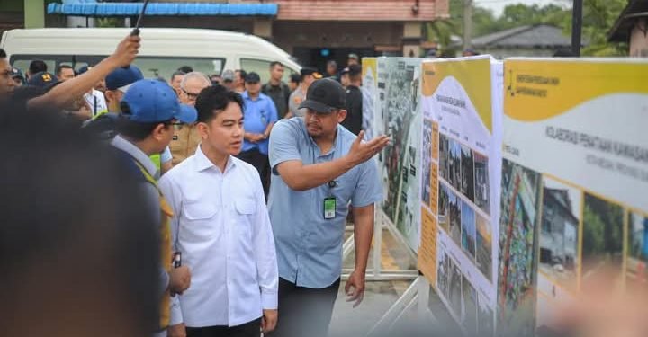 Walpres Gibran Rakabuming Raka Bersama Wali Kota Medan Tinjau Penataan Kawasan Medan Belawan Bahari