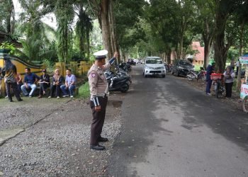 Personel Polres Langkat Amankan Penghitungan dan Rekapitulasi Suara di Gedung Pegnasos