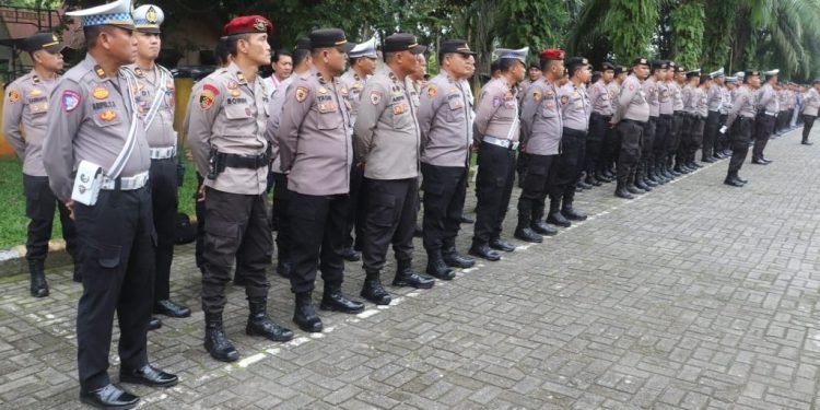 Polres Langkat Gelar PAM Tahapan Pleno Hitung Rekap Pilkada 2024 Hari ke 2 Tingkat KPUD Kabupaten Langkat