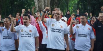 Pj. Bupati Langkat Faisal Hasrimy Lepas Ribuan Guru dalam Gerak Jalan Santai HUT PGRI ke-79