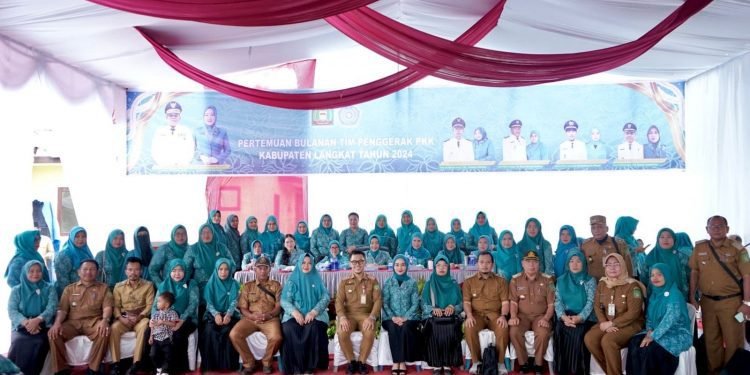 PKK Langkat Ujung Tombak Pemberdayaan Keluarga: Ny. Uke Retno Tegaskan Komitmen di Pertemuan Bulanan