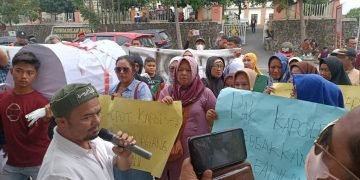 Puluhan warga Bandar Masilam II Tuntut Kapolres Simalungun Bebaskan Nurpadilah