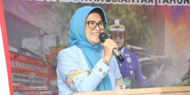 Wali Kota dr Susanti Hadiri Pelantikan dan Pelatihan Relawan Pemadam Kebakaran