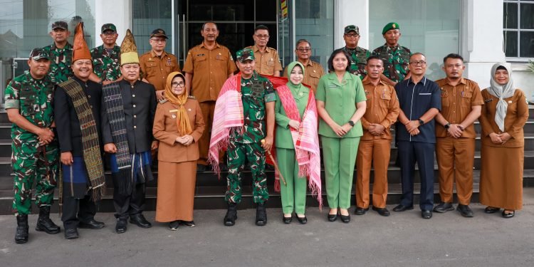 Wali Kota dr Susanti Didampingi Sekda Junaedi Antonius Sitanggang Sambut Kunjungan Silaturahmi Pangdam I Bukit Barisan di Balai Kota