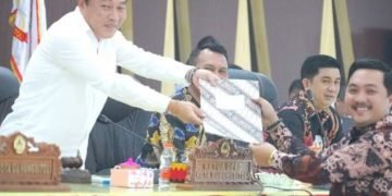 3 Pendapat Akhir Fraksi PDI Perjuangan Atas Ranperda P-APBD Tahun 2024