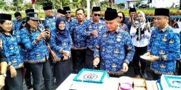 Upacara Hari Kesadaran Nasional dan HUT Korpri Ke 53 di Kabupaten Simalungun, 107 PNS Terima Penghargaan