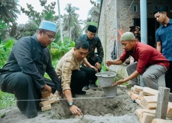 Berkah Jum’at, Pj. Bupati Heri Wahyudi Berikan Bantuan Bedah Rumah Guru Ngaji