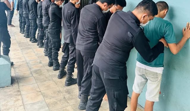 Petugas Lapas Geledah Hunian Warga Binaan