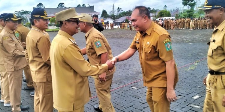 Optimalisasi Pelayanan Publik Pasca Libur Nasional Tahun Baru 2025, ASN Pemkab Simalungun Gelar Apel Gabungan