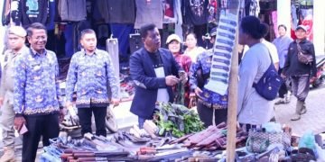 Bupati Radiapoh Tinjau Pasar Tiga Runggu Kecamatan Purba