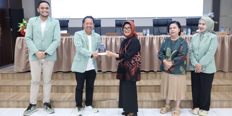 Wali Kota Hadiri Seminar Pemanfaatan Bahan Alam sebagai Bahan Obat dan Kosmetik