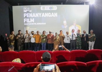 Wali Kota menyaksikan Gala Premiere (Penayangan Perdana) Film Siantar Hotel Berdarah, di Cinepolis Kota Pematangsiantar