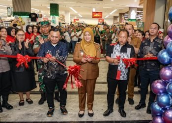 Wakil Wali Kota Pematangsiantar Herlina Resmikan Irian Supermarket dan Departement Store