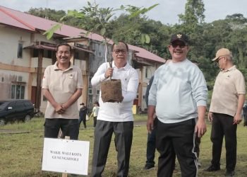 Walikota Gunungsitoli Komandoi Godong-Royong Serentak