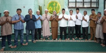 Wakil Wali Kota Pematangsiantar Herlina bersama Dirut Perumda Tirta Uli Arianto ST MM dan Tim Ramadhan Berbagi Perumda Tirta Uli Kunjungi Masjid Al-Fatih