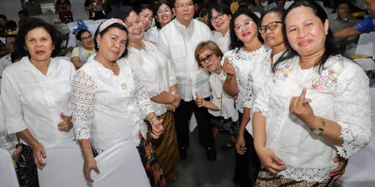 Wesly Hadiri acara Ibadah Ucapan Syukur Bersama Jemaat Gereja Protestan di Indonesia Bagian Barat (GPIB) 