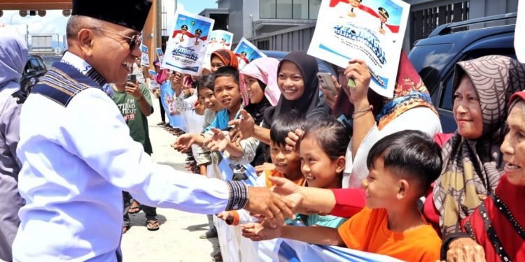 Bupati Simalungun DR H Anton Achmad Saragih dan Wakil Bupati Benny Gusman Sinaga di Sambut Masyarakat dengan Antusias