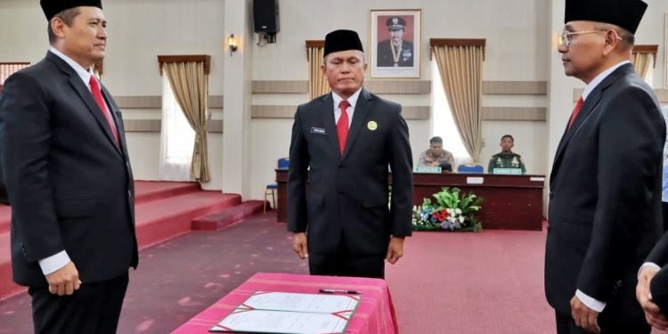 Serah Terima Jabatan Bupati Simalungun. DR H. Anton Achmad Saragih Resmi Pimpin Simalungun 2025-2030
