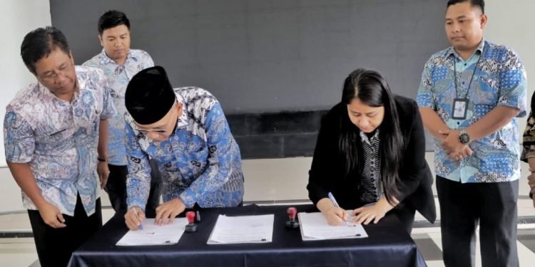 Bupati Simalungun Bersama Rektor UNEFA Tandatangani MoU Tentang Tri Dharma Perguruan Tinggi