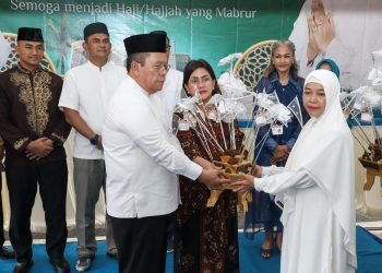 Wali Kota Pematangsiantar Wesly Silalahi SH MKn Menepung-tawari Jamaah Calon Haji/Hajjah Kota Pematangsiantar Tahun 1446 H/2025 M