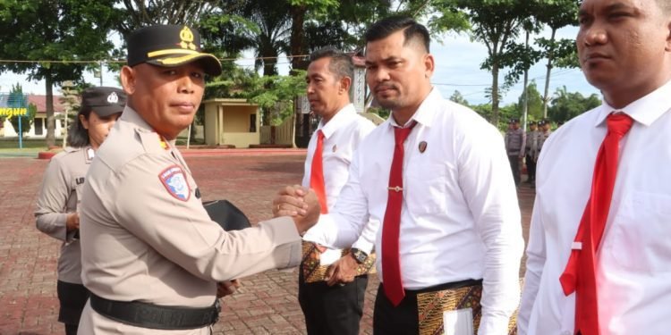 Personil Berprestasi Ungkap Kasus Narkoba dapat Penghargaan dari Kapolres Simalungun
