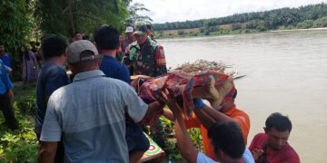 Polres Simalungun Evakuasi Mayat Wanita Tua Mengapung di Sungai Bah Bolon