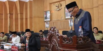 Rapat Paripurna DPRD Batu Bara Laporan Ranperda Pemberian Intensif dan kemudahan Investasi Daerah