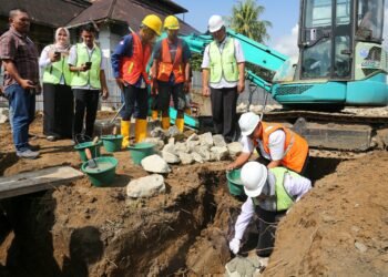 Wesly Silalahi Hadiri Peletakan Batu Pertama Pembangunan Gedung Laboratorium Kesehatan Masyarakat 