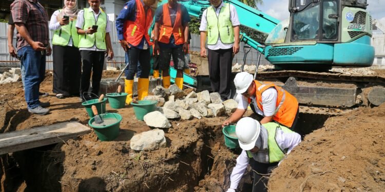 Wesly Silalahi Hadiri Peletakan Batu Pertama Pembangunan Gedung Laboratorium Kesehatan Masyarakat